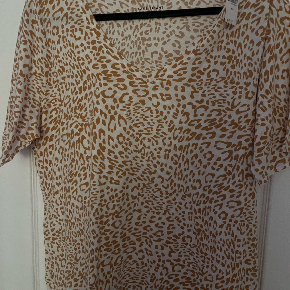 Lane Bryant animal print top with sleeves. Size 14/16